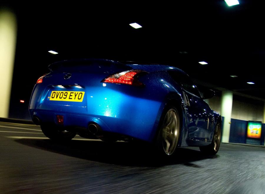  Nissan 370Z 2009 года  (UK) (фото 2 из 7)